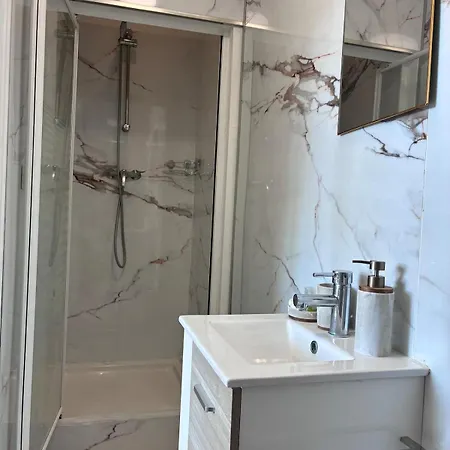 Aloe Apartment *